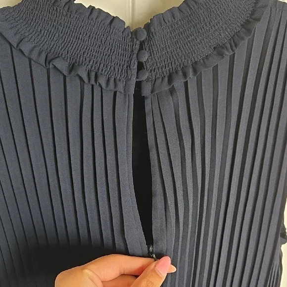 Nanette Lepore Navy Blue Sleeveless Jumpsuit Accordion Pleated Wide Leg Holiday - Picture 6 of 8